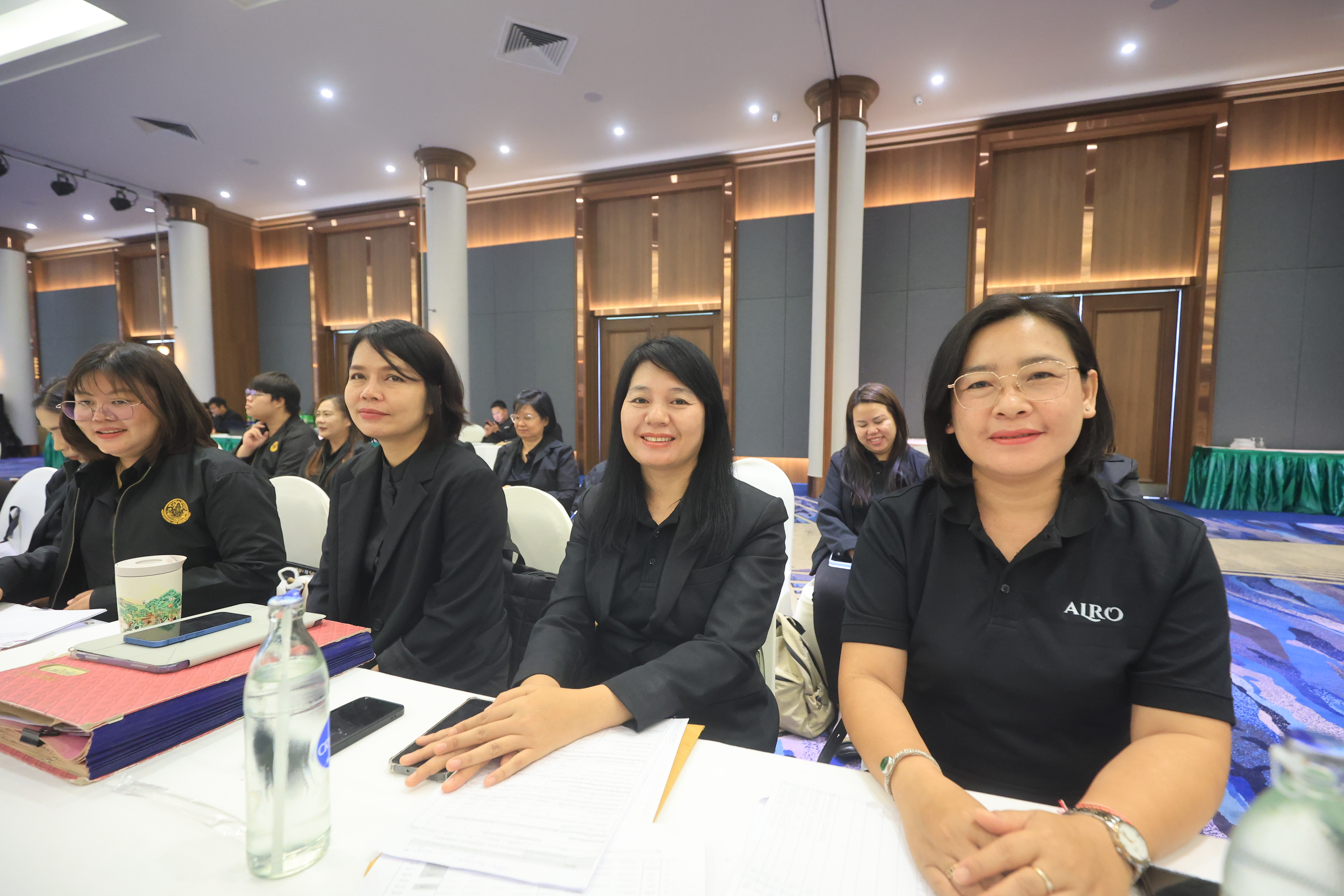 title - เลขาฯ ส.ป.ก. ประชุมเข้ม! 